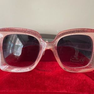 FUN SPARKLY PINK OVERSIZED SUNGLASSES